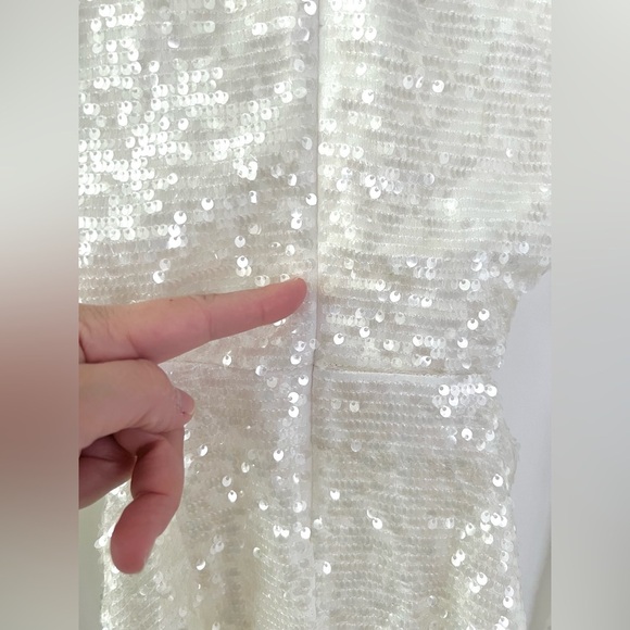 MARKARIAN | White Sequin Side Cutout Top with Twist Front Detail Size 14 - Picture 14 of 14